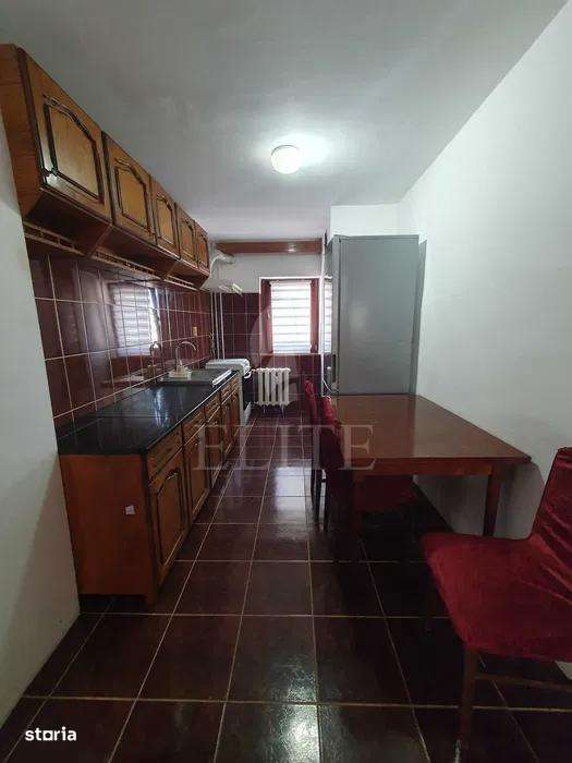 Apartament 4 camere în zona MOGOSOAIA - Imagine principală: 4/8