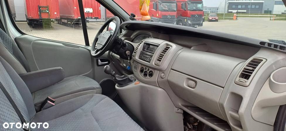 Renault Trafic - 10