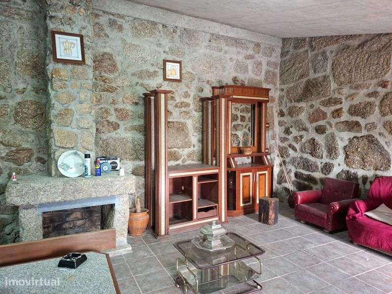 Casa Rústica e terrenos - Grande imagem: 4/7