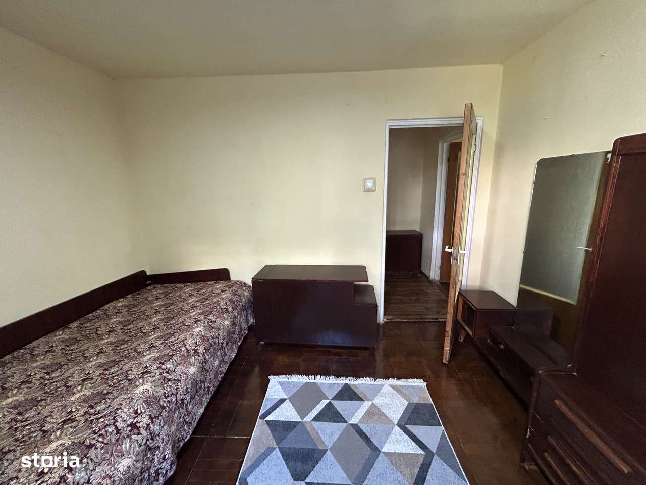Inchiriez apart.2 cam,in Micalaca,str.Mioritei et.2/4. - Imagine principală: 5/7