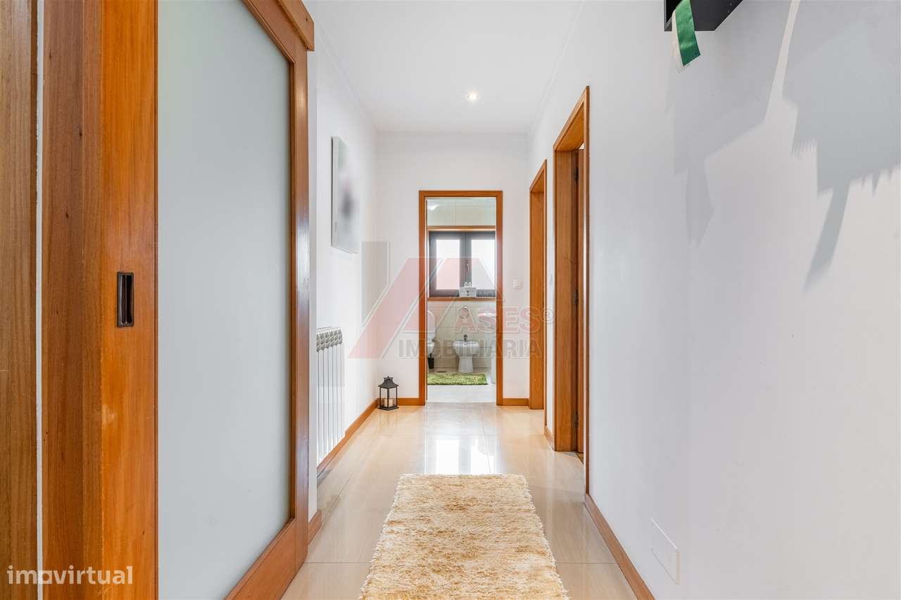 Moradia com Terreno e Espaços Amplos – 5 min de Fafe!-9