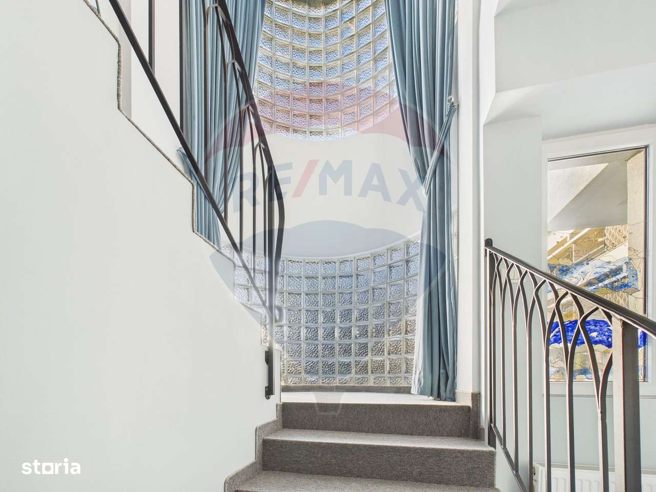 Casă / Vilă cu 5 camere de vânzare în zona Central-10