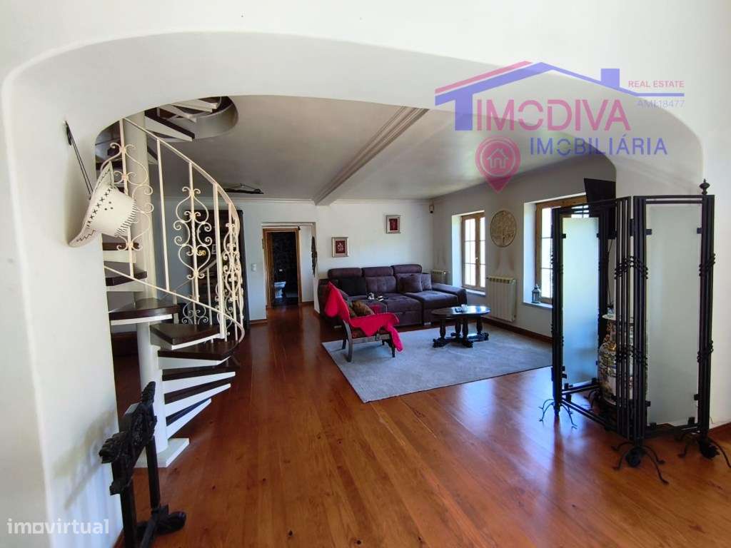 Propriedade com moradia, anexo, piscina e terreno com mais 2 ha-43