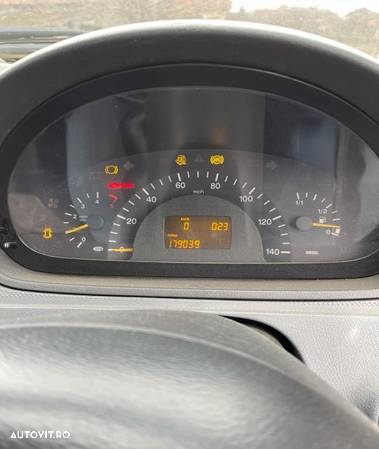 Lampa / Tripla stop stanga pe aripa Mercedes-Benz Vito W639  [din 200 - 7