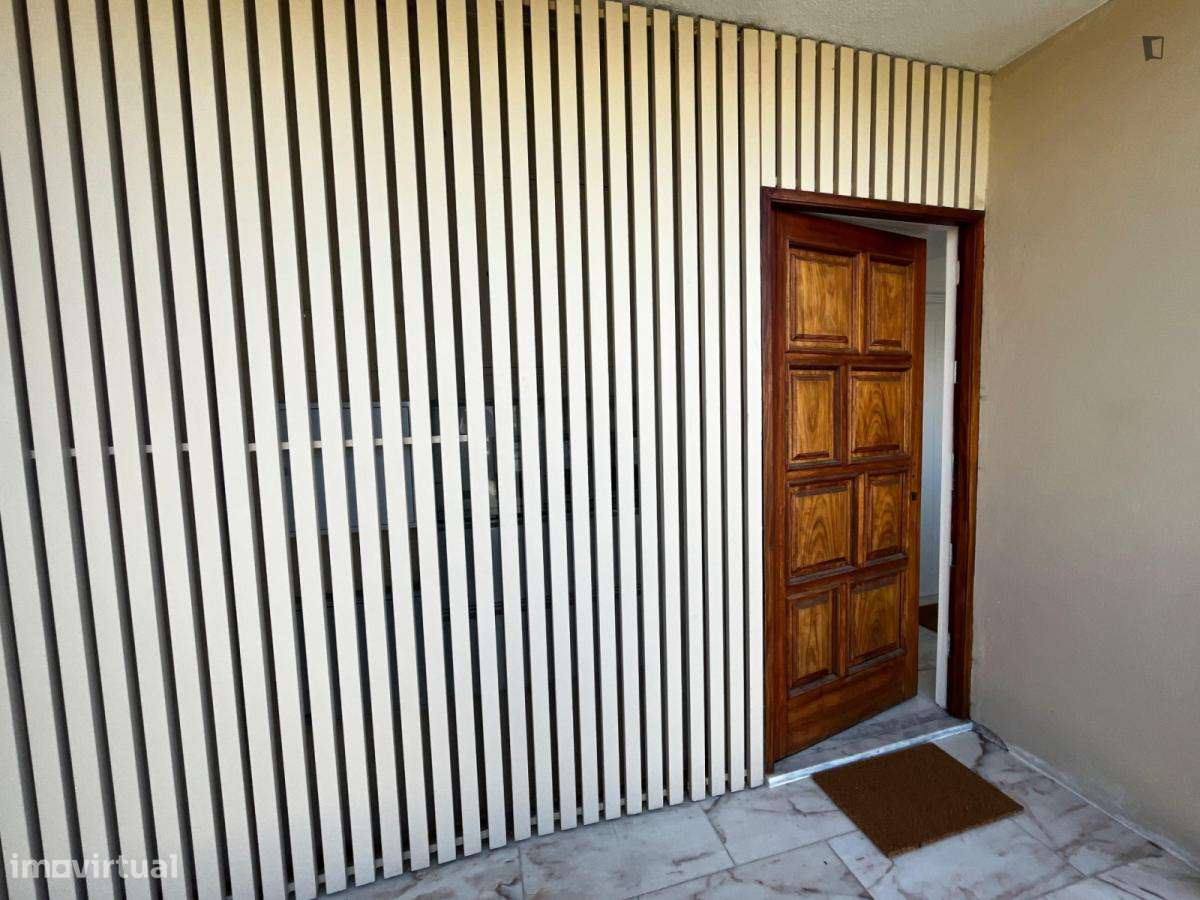 Quarto - localizado em Custóias Porto - Grande imagem: 4/8