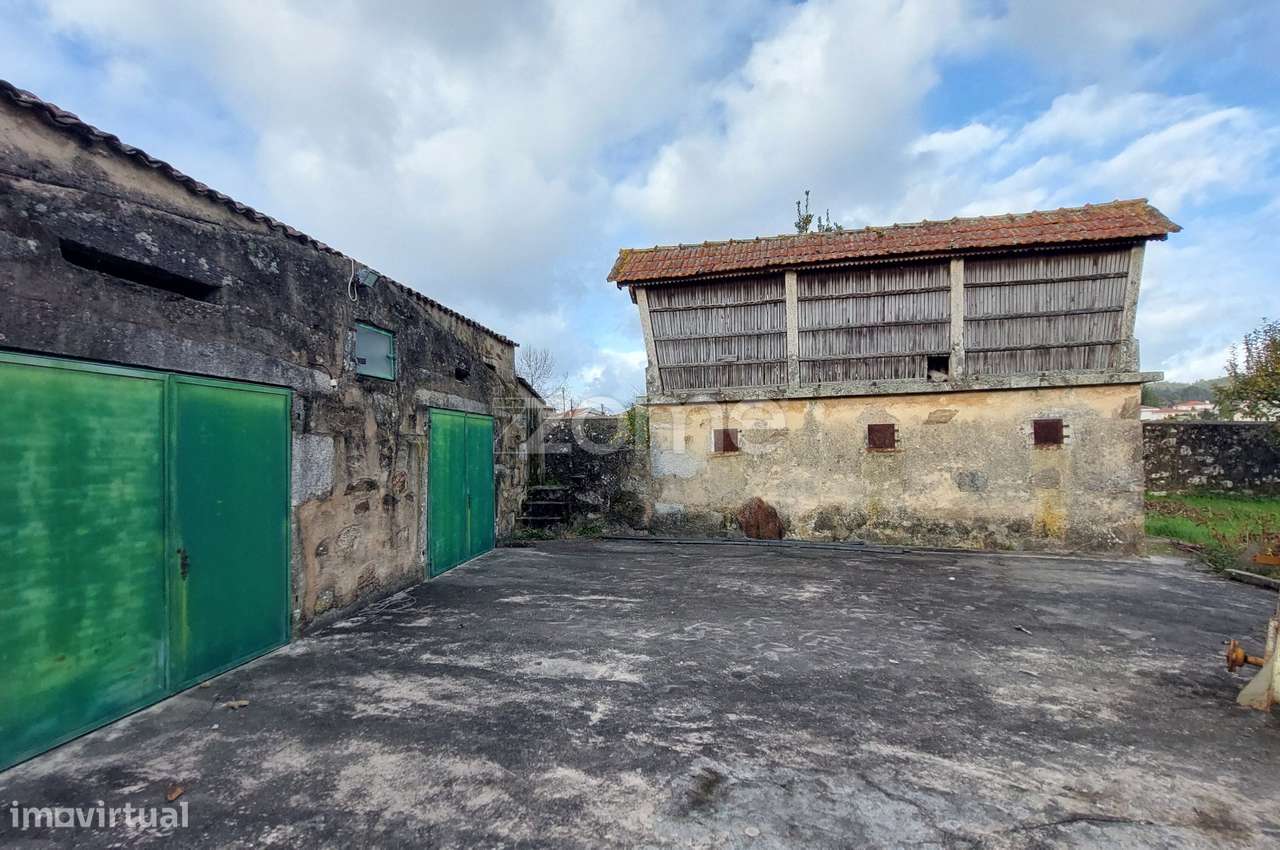 Quinta T4 com Terreno de 1.800 m² em Nogueira do Cravo-17