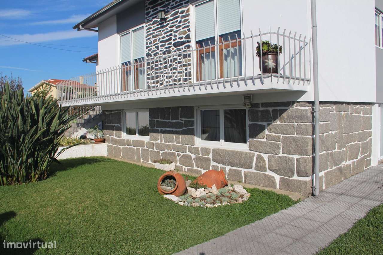 Moradia 4 Frentes lote com 980m2-11