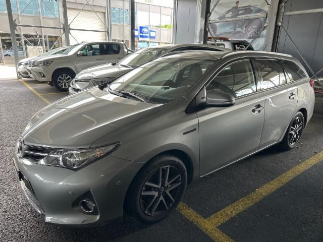 Toyota Auris II 1.8 HSD Prestige 2015