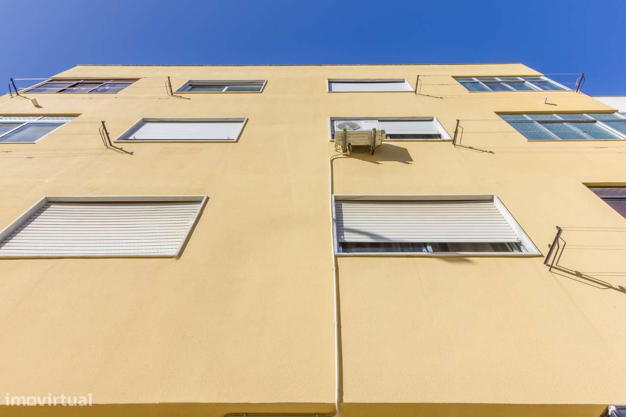 Apartamento T2 na Baixa Da Banheira ao lado do mercado-10