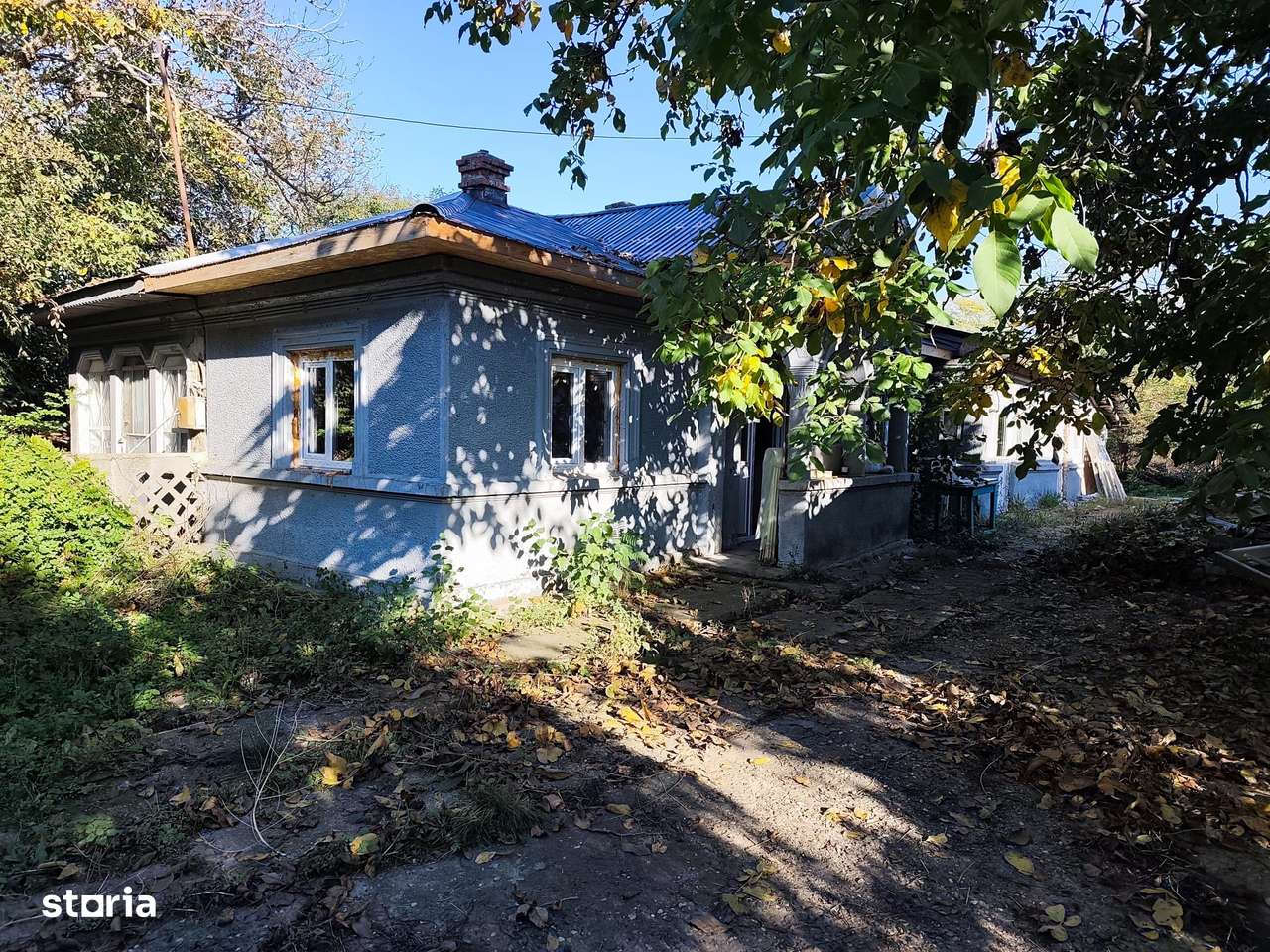 FARA COMISIOANE in Sabareni la drum asfaltat casa batrineasca  1000mp-3