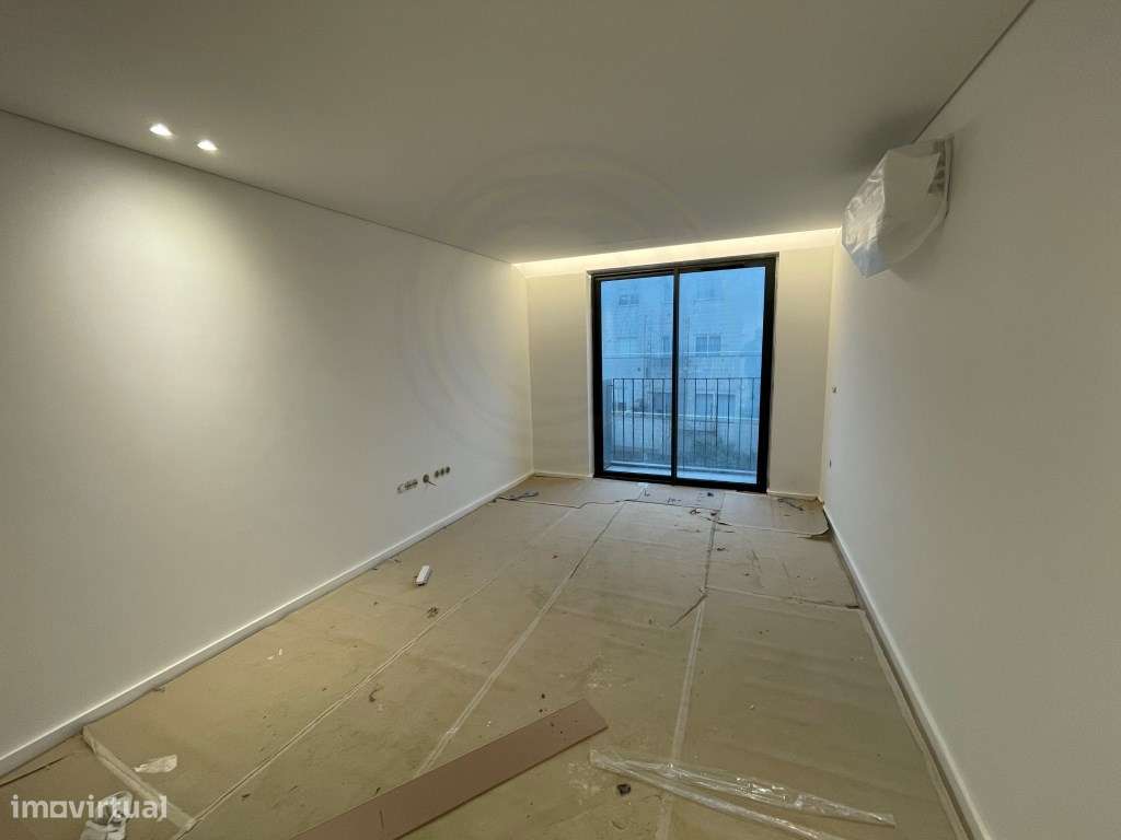 Apartamento T1 com Garagem em Vila Nova de Gaia-16