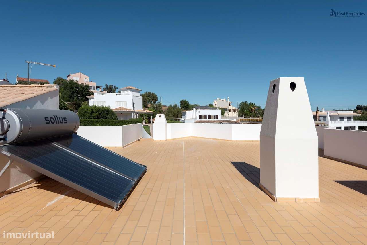 Moradia Térrea T4 Isolada em Albufeira – Um Refúgio de Luz, Conforto e-44