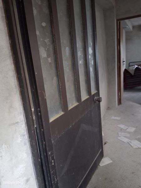 Casa em Ruínas para remodelação - Grande imagem: 5/8