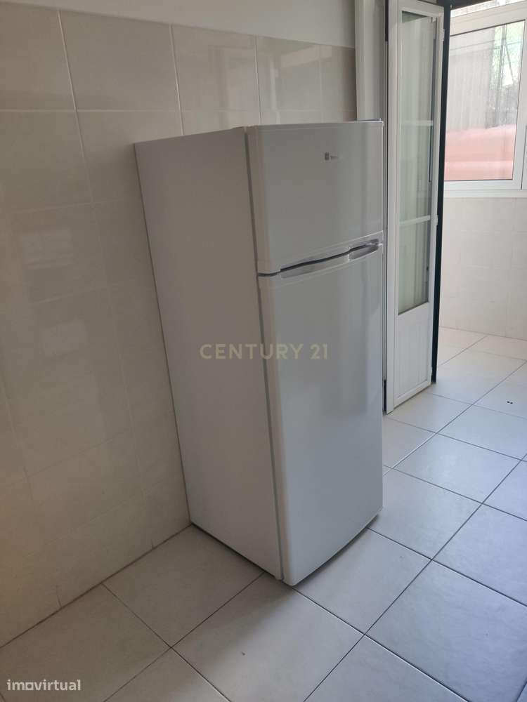 Apartamento com 4 divisões para venda em Lisboa-4