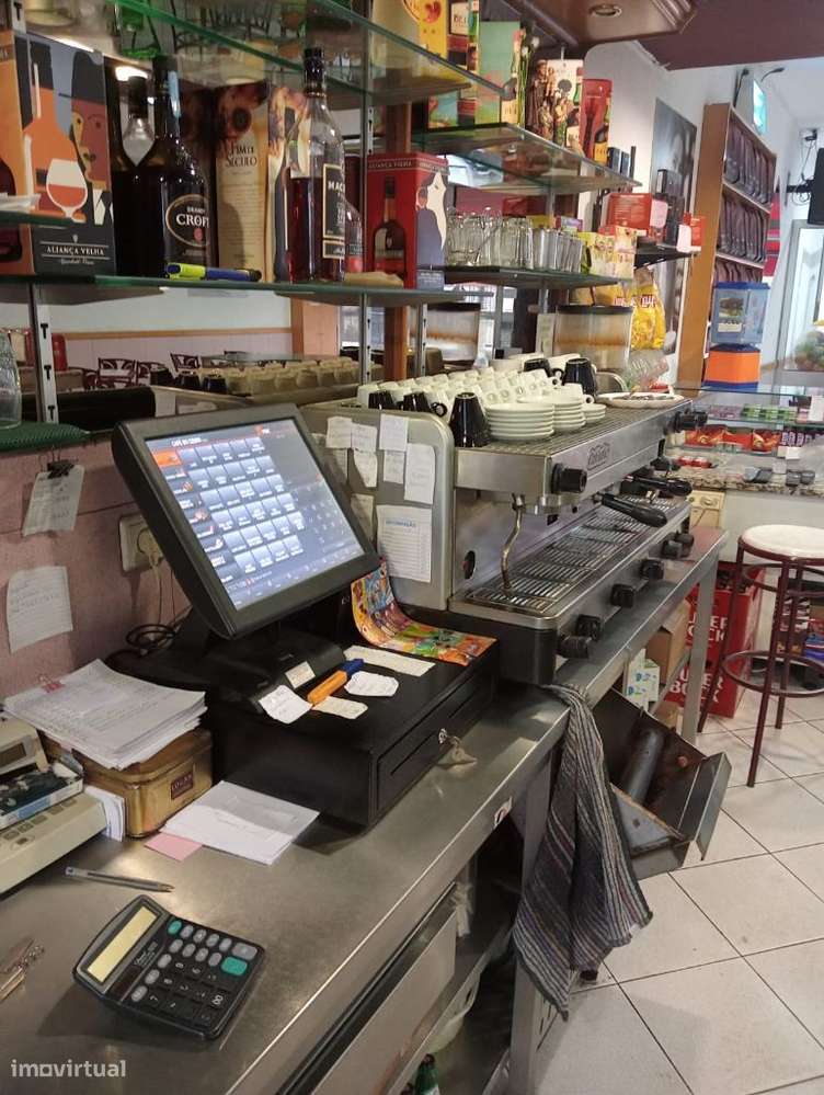 GRANDE OPORTUNIDADE ! TRESPASE DE CAFE EM GAIA-38