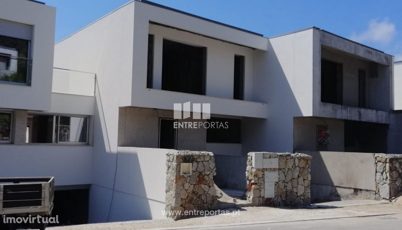 Venda de moradia T3 em fase de construção, Areosa, Viana do Castelo