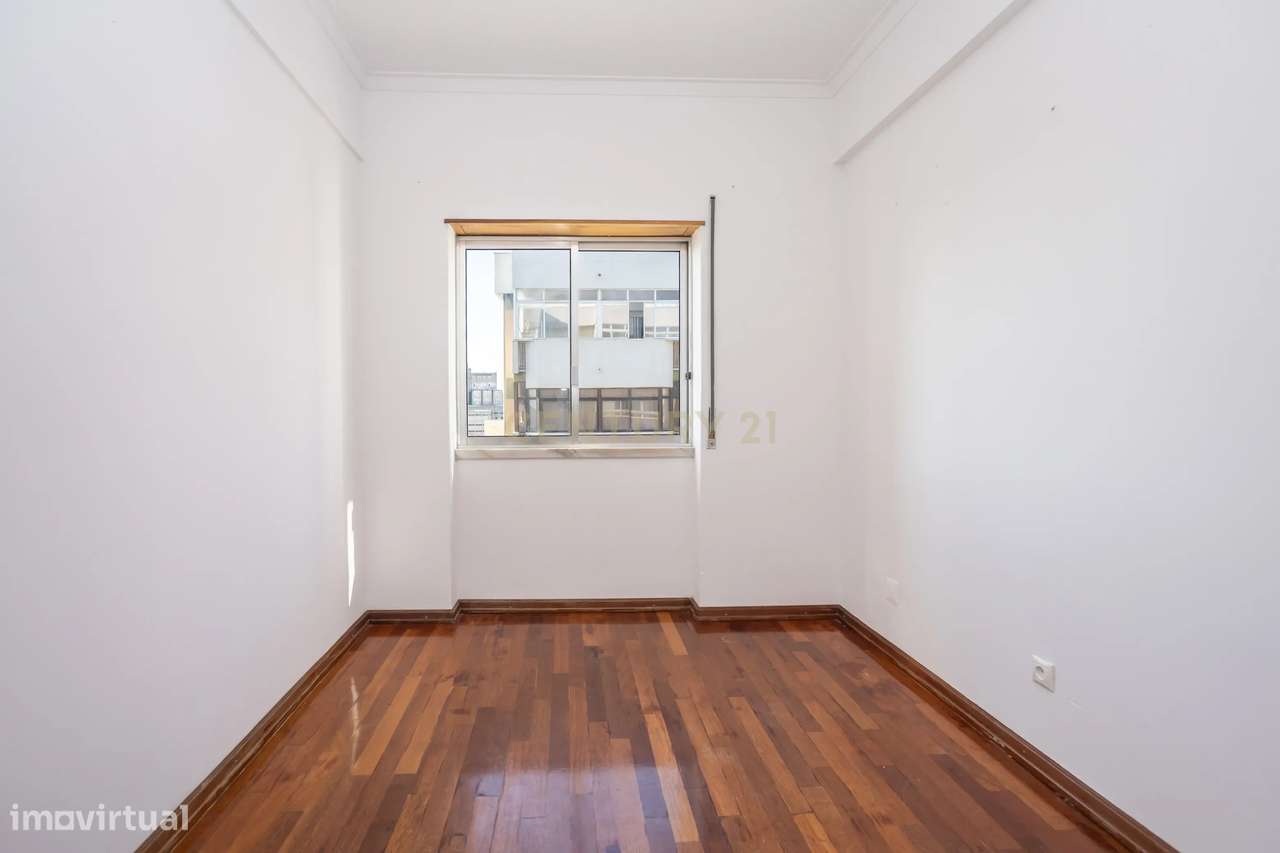Apartamento T3 em Almada com Excelente Localização-50