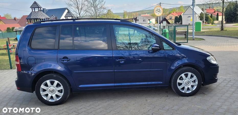 Volkswagen Touran 1.6 Conceptline - 3