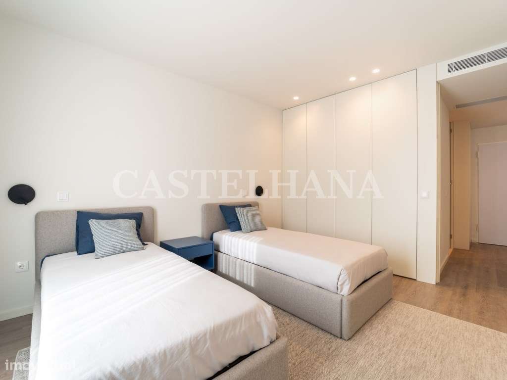 Apartamento T1 com garagem inserido em novo empreendimento da cidad... - Grande imagem: 2/68