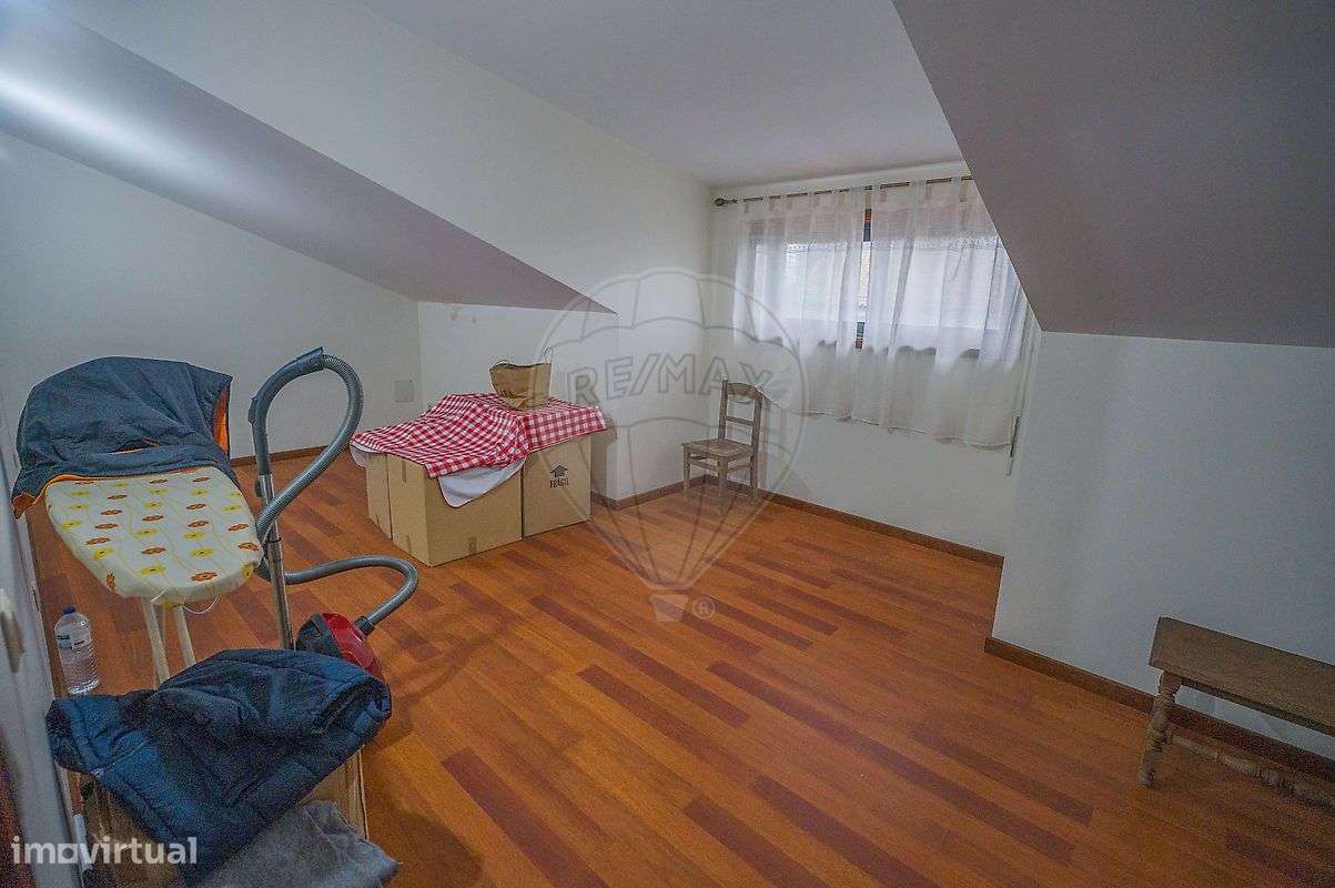 Moradia T4 para venda-15