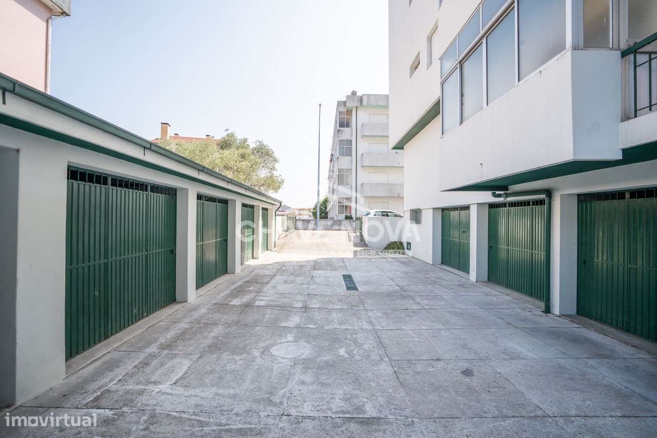 Apartamento T2 Varandas e Garagem Box – Águas Santas-14