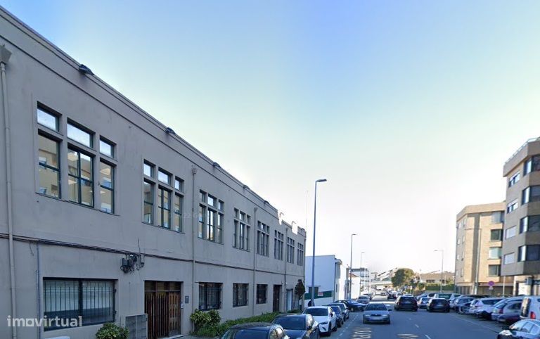 REF4032 Armazém No Centro Empresarial Hipercentro/H. S. João, Paranhos - Grande imagem: 1/10