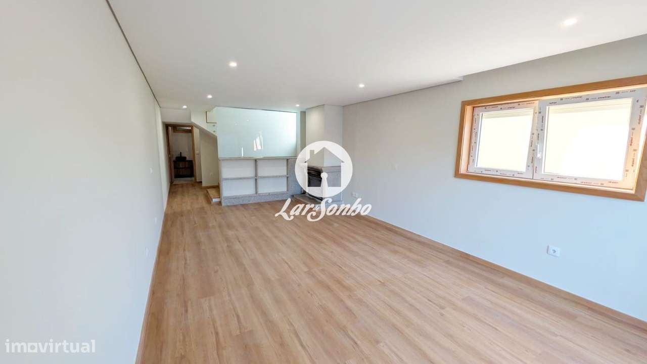 Andar moradia com garagem fechada em Modivas, Vila do Conde - Grande imagem: 2/25