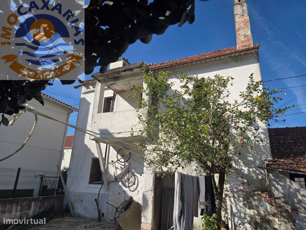 Moradia Rústica com Pátio e Anexos para Recuperar - Urqueira, Ourém-36