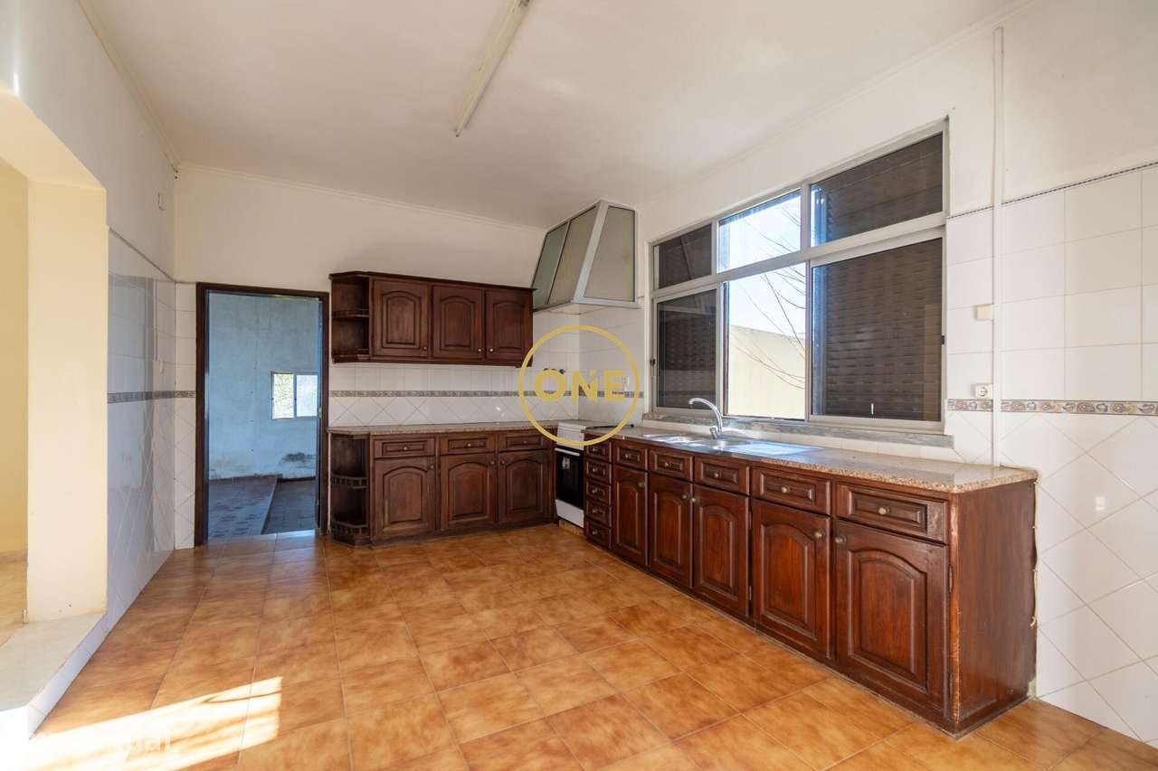 Moradia Térrea T2+1 com Terreno de 3,88 ha – Cruz do Vento, Carnota (A-7