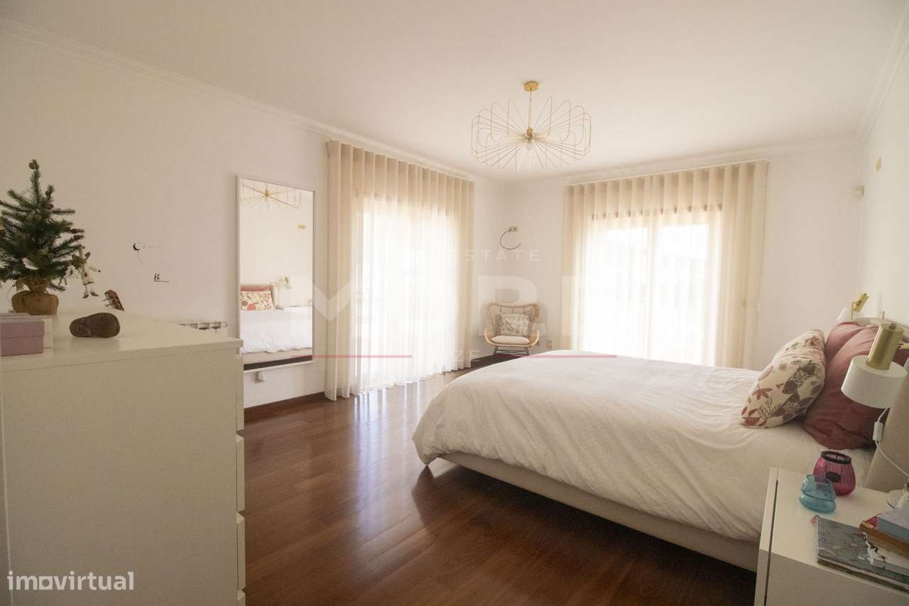 Moradia T5 independente de Gaveto - Caldas da Rainha-33