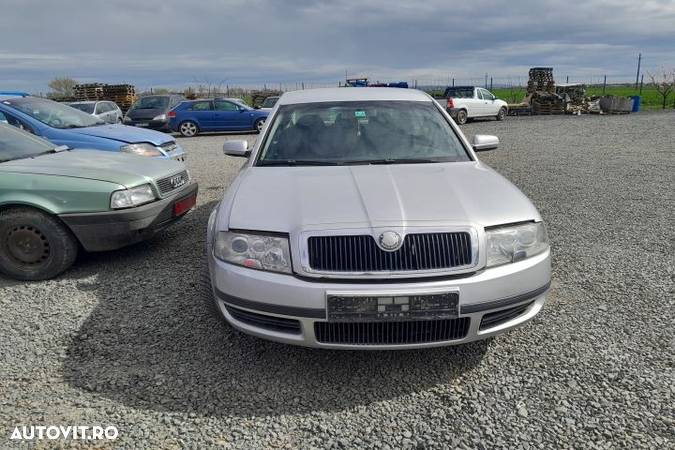 Bara fata Skoda Superb 1  [din 2001 pana  2006] Sedan 1.9 TDI MT (131 - 1