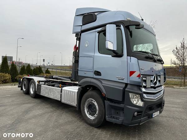 Mercedes-Benz Actros - 6