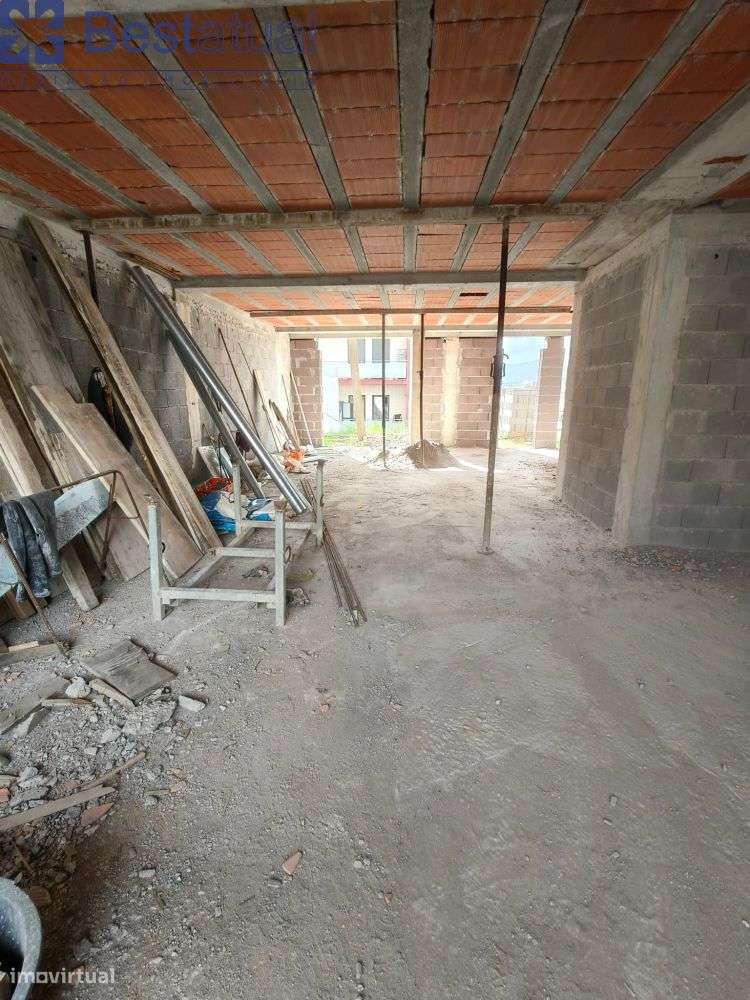 Moradia T 3 em fase de construção - Ótimos Acabamentos-4