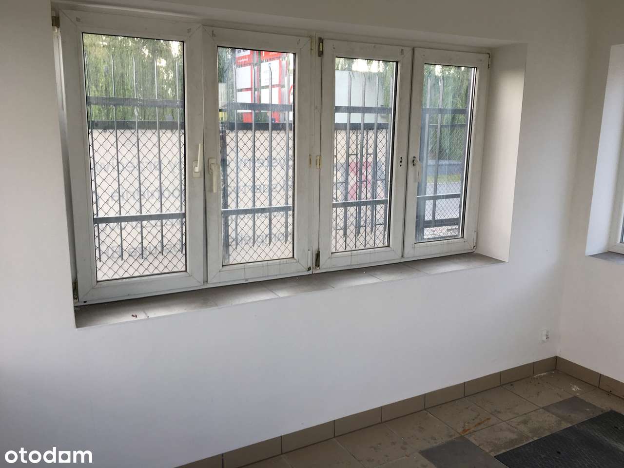 BEZPIECZNY MAGAZYN- biuro 12m2  dostęp 24h - Pełny obrazek: 5/7