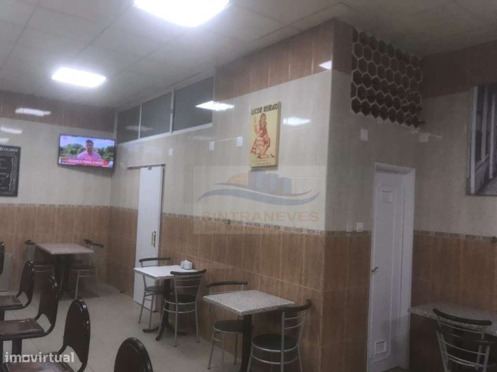 Café renovado com70m2, Alvará para 40 lugares , com carrinha incluí... - Grande imagem: 5/20
