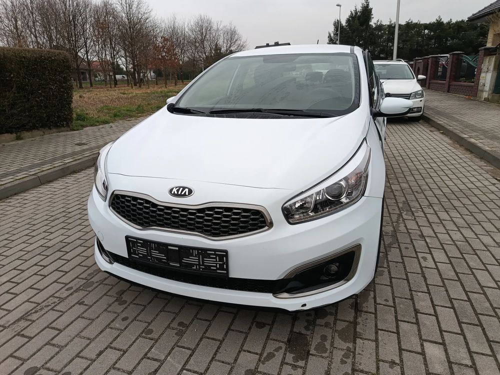 Kia Ceed II 1.4 CVVT ISG Dream Team Edition 2017