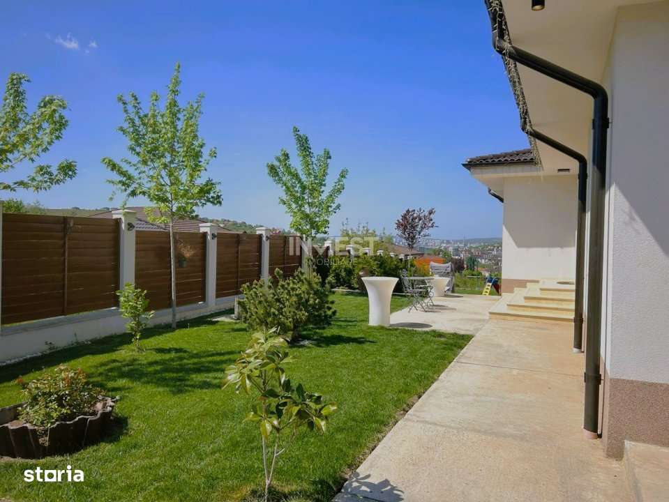 Vila in Stil Mediteranean in cartierul Bucium - Imagine principală: 4/19