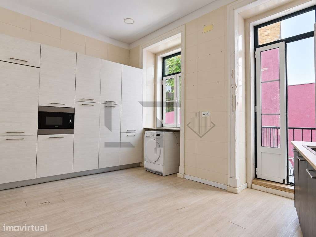 Apartamento T3+1 com Pátio Privado a 2 passos da Av. da LIberdade p...-19