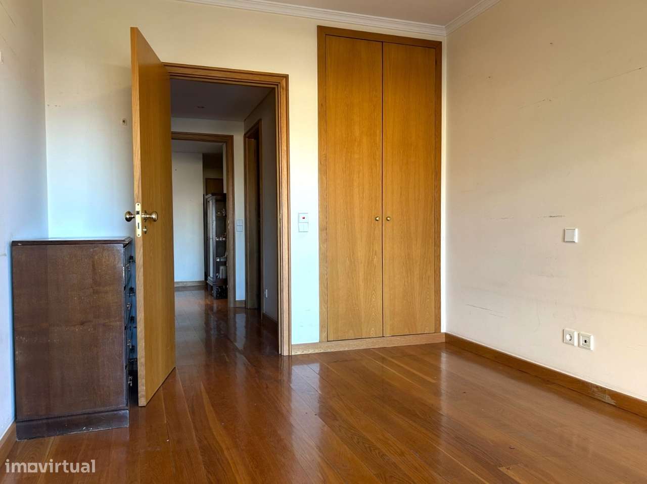 Apartamento T3 com Varanda junto à Praça do Império – Foz do Douro-4