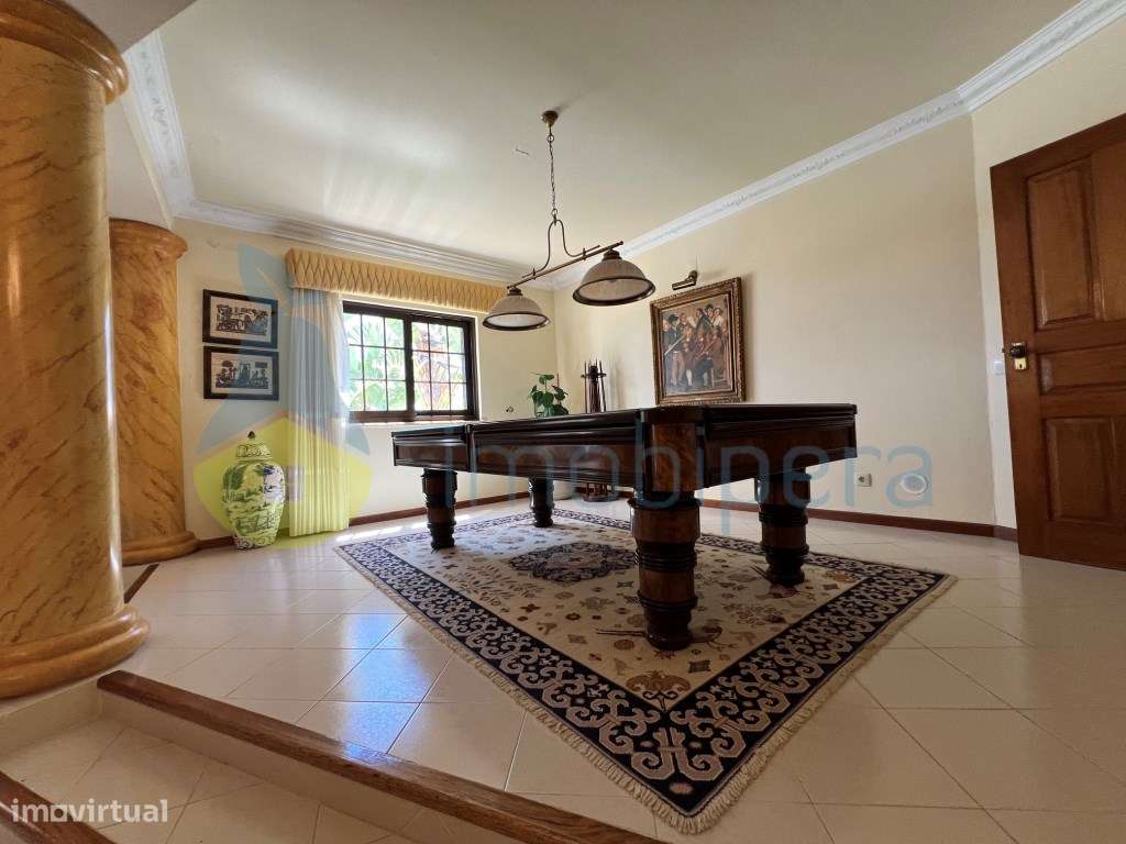 SOBERBA MORADIA T6 COM CASA DE HOSPEDES EM ANEXO-35