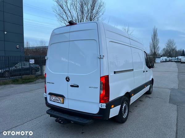 Mercedes-Benz Sprinter - 10