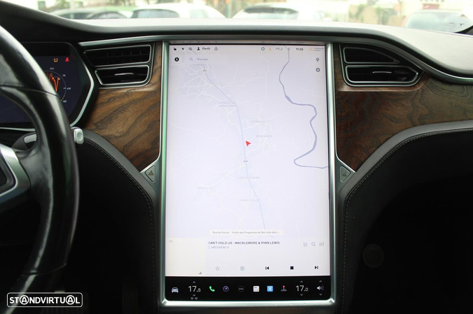 Tesla Model X 100D - 38