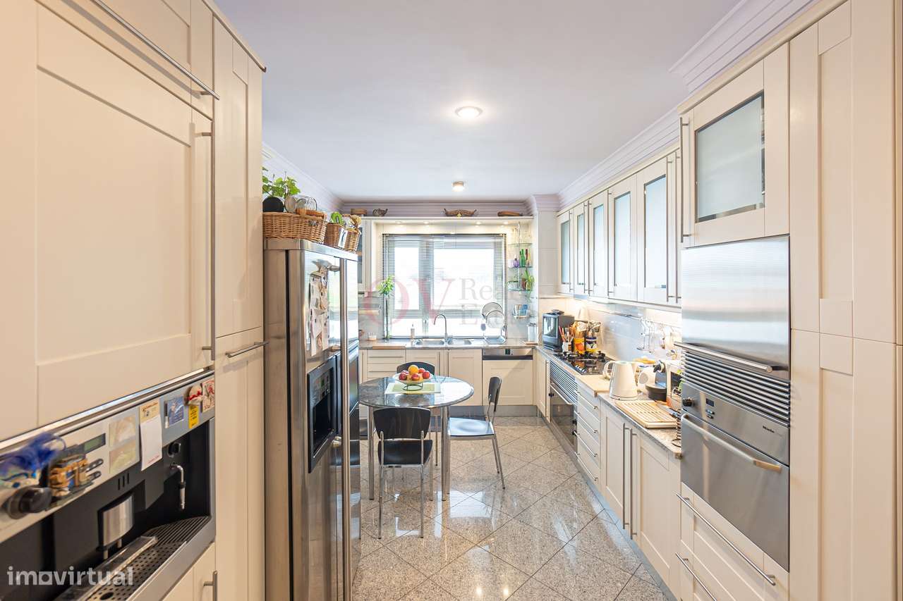 Para venda, apartamento T5 Rua Domingos Sequeira Porto, com varandas,-9