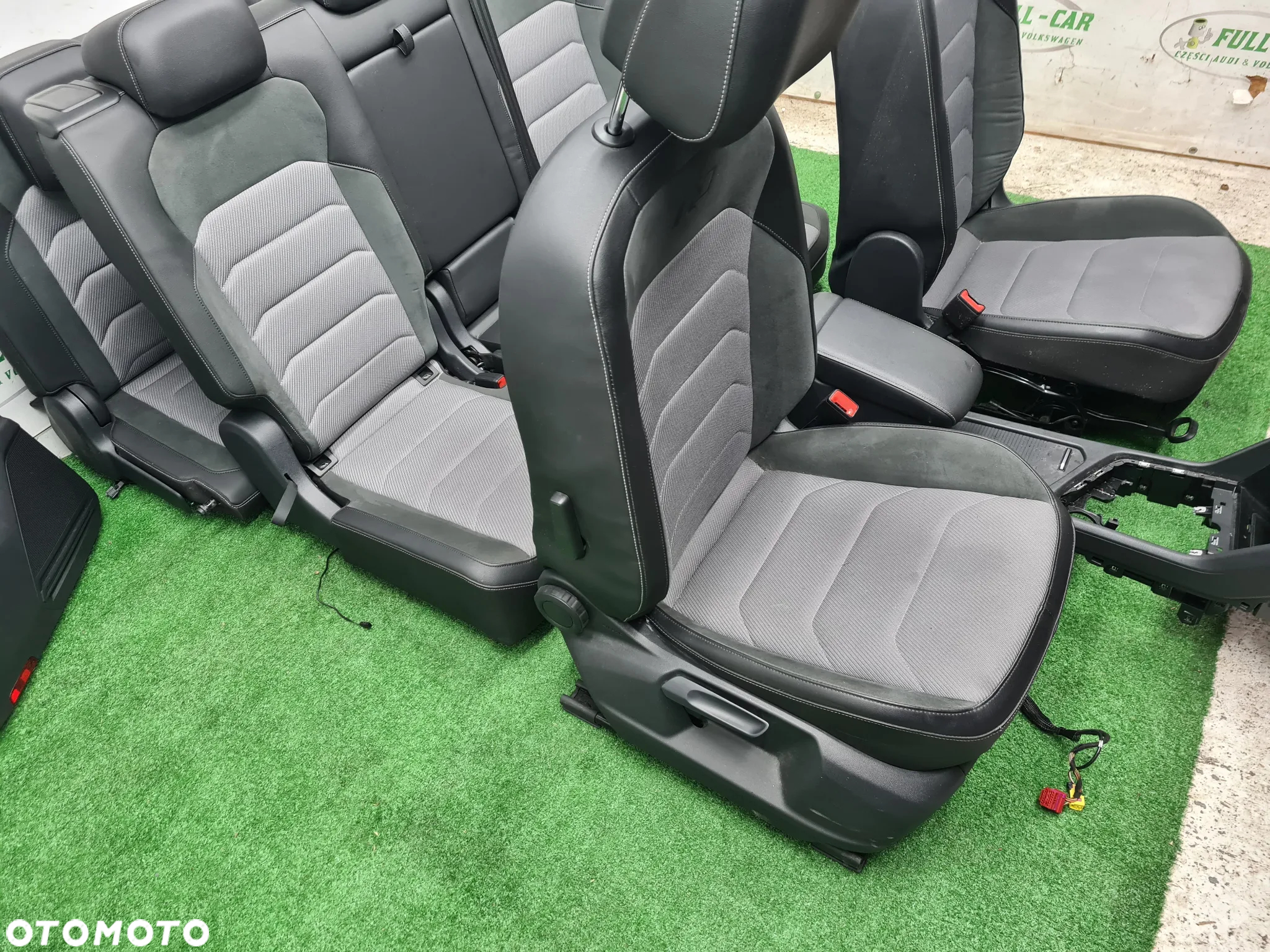 VW TIGUAN ALLSPACE R-LINE FOTELE GRZANE  FOTEL KANAPA BOCZEK DRZWI - 6