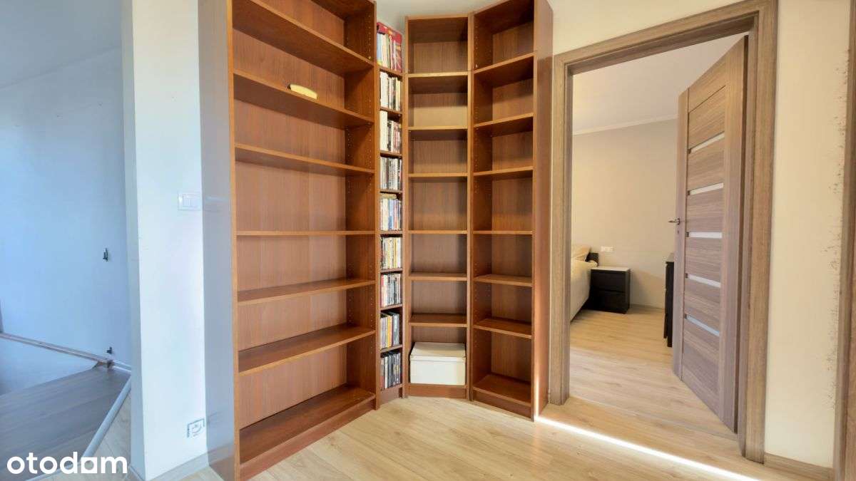 Funkcjonalny i przestronny dom z dużym ogrodem!!!-15