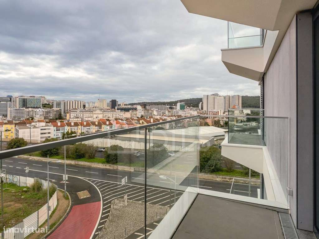 Apartamento T1 Lisboa, Avenidas Novas, com varanda e garagem - Grande imagem: 2/34