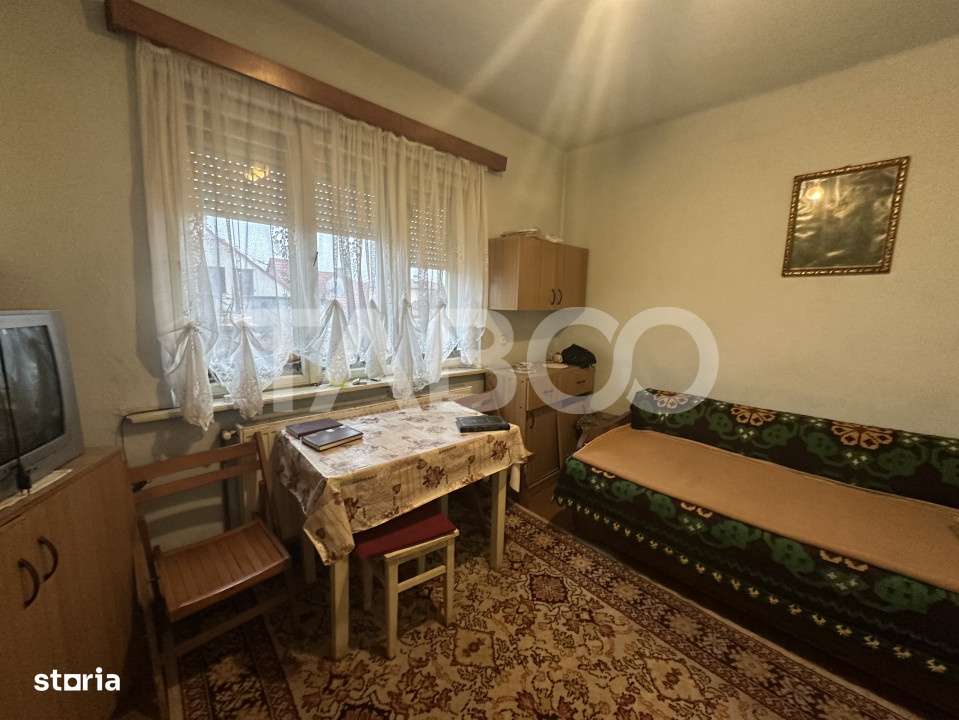 Casa cu 4 camere 2 bai garaj gradina in cartierul Florilor Fagaras - Imagine principală: 5/14