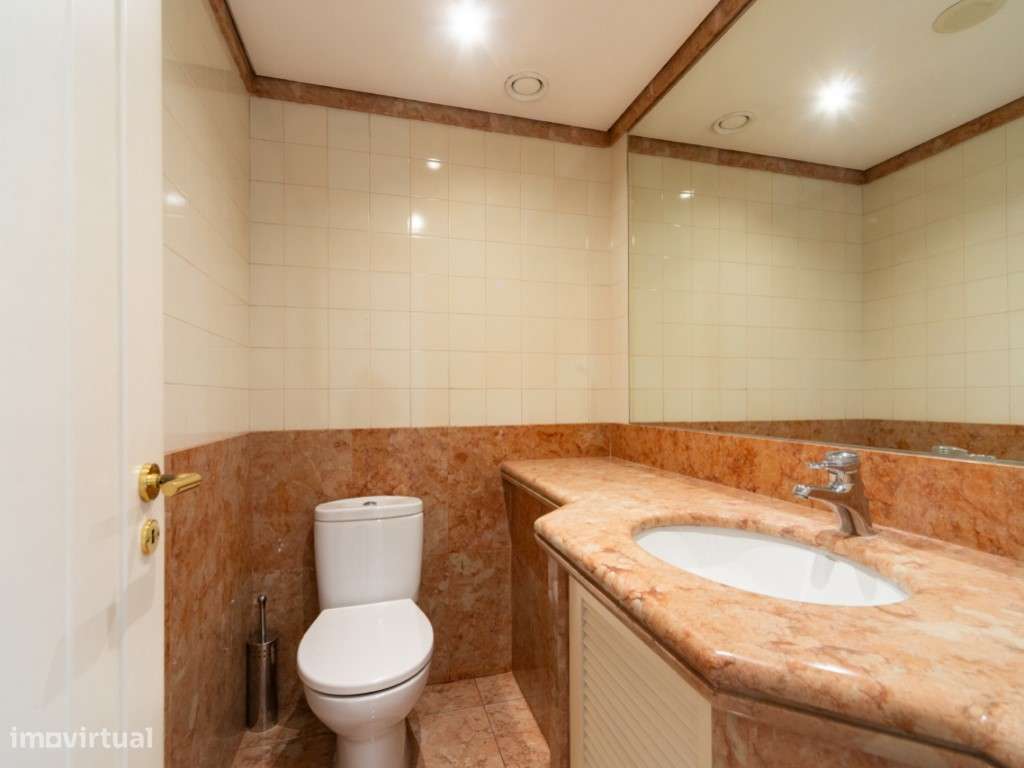 T3+2 em condominio de prestigio nas Amoreiras, com terraço e vista ...-14