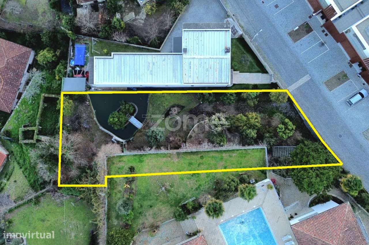 Terreno Urbano com estrutura, em Gondizalves, Braga - Grande imagem: 2/16