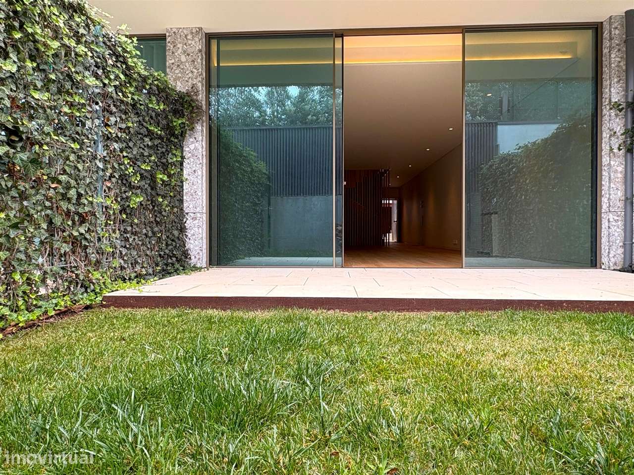 T3 de luxo c/ jardim em condomínio privado em Nevogilde - Grande imagem: 3/46